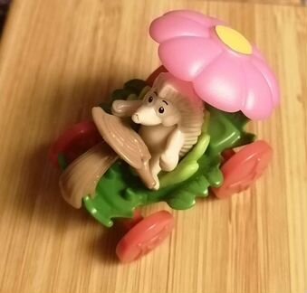 Игрушки киндер домики конь магниты