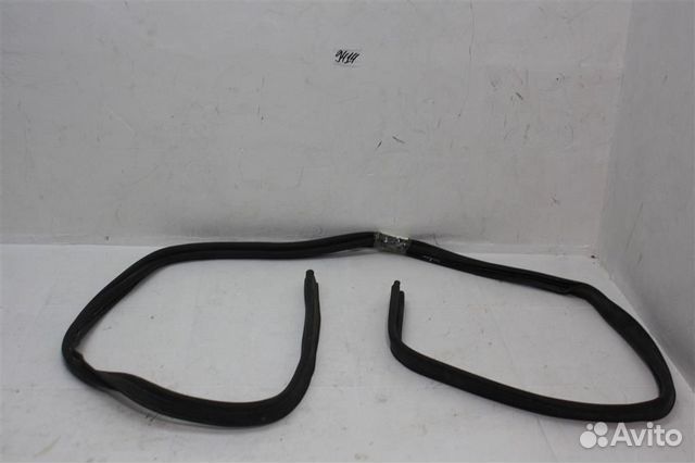 Уплотнитель багажника Renault Sandero Stepway