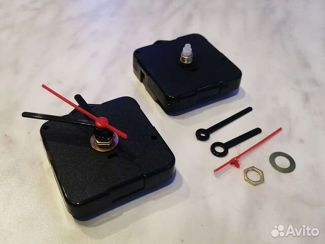 Часовой механизм со стрелками