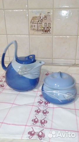 Чайный набор: чайник и схарница