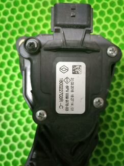 Педаль газа Renault logan 2