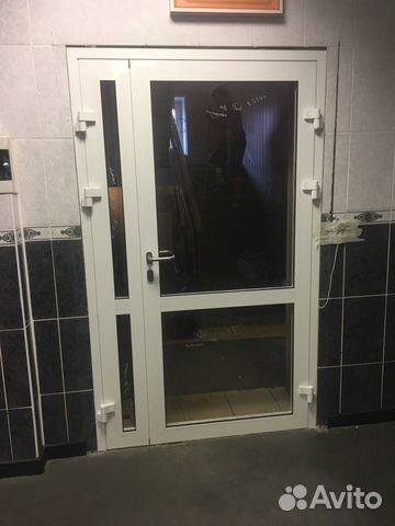 Входная алюминиевая дверь
