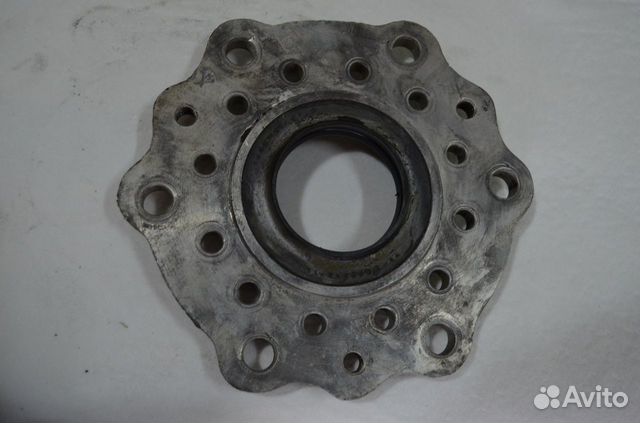 Крышка корпуса подшипников ведущей шестерни глав