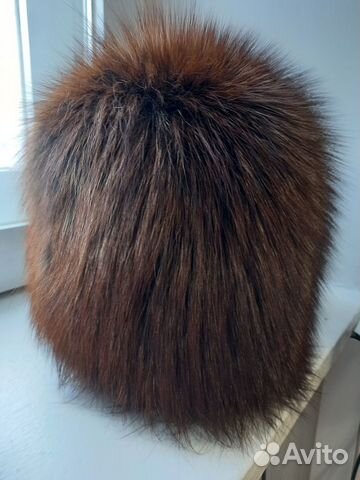 Шапка песцовая коричневого цвета