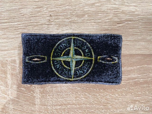 Фото патча stone island