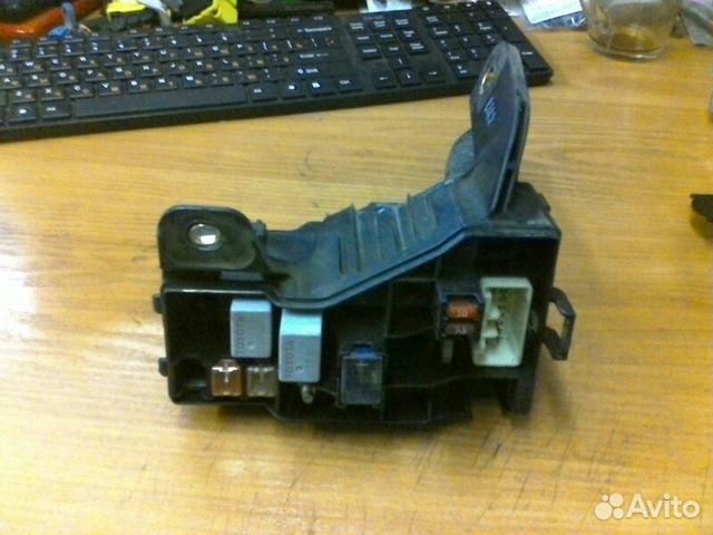 Блок предохранителей Toyota Avensis 2 хэтчбек 1ZZ