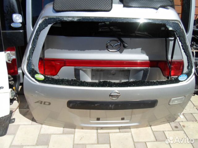 Дверь багажника Nissan AD11