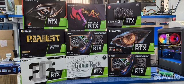 Коробки от новых видеокарт с документами