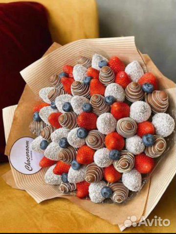 Клубника в шоколаде букеты