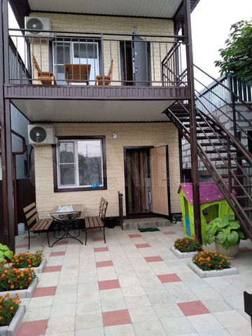 Дом 80 м² на участке 1 сот.