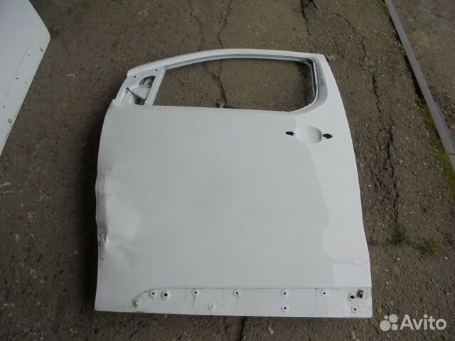 Передняя дверь левая Peugeot Traveller