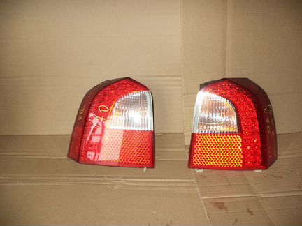 Фонарь левый правый нижний Volvo V70 2009 год