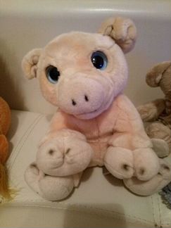 Игрушка медведь и поросята