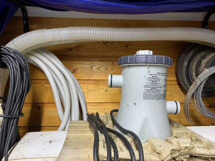 Надувной бассейн + фильтр + насадка для чистки дна