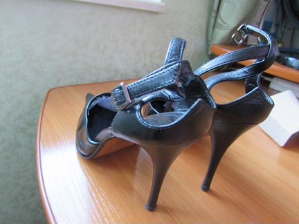 Босоножки черные 36 р