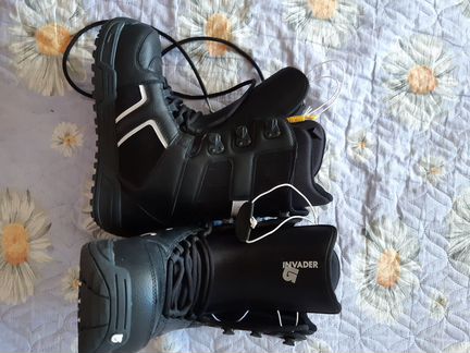 Сноубордические ботинки Burton Invader