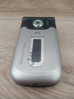Телефон Sony Ericsson z550i