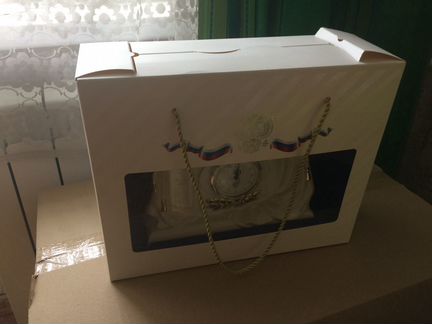 Настольные, каминные часы, фарфор новые, прибор с