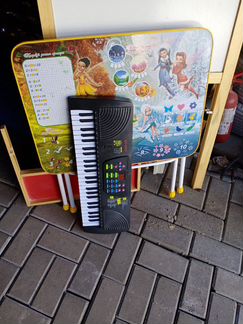 Детский столик