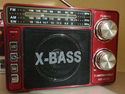 Радиоприемник большой новый отличный прием