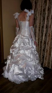 Платье свадебное 48 размера б/у