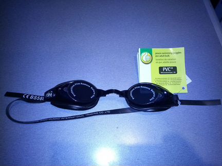 Очки для плавания