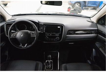 Mitsubishi Outlander 2.0 CVT, 2020