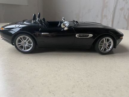 Модель 1:18 автомобиля BMW Z8