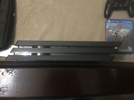PS4 pro + 2 dualshock + зарядная станция + 2 игры