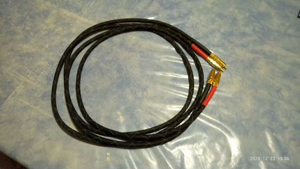 Продаю кабель Luxmann RCA-RCA-2 метра.Позолоченный