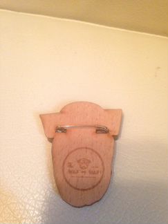 Значок деревянный waf-waf