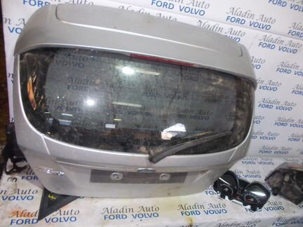 Форд фиеста 2011 г.в Крышка багажника