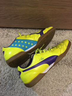 Футбольные бутсы puma