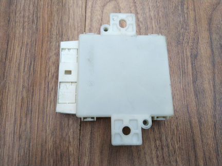 Блок управления парктрониками Mercedes W221 W216