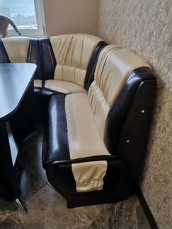 Кухонный уголок стол угловой диван 2 табурета