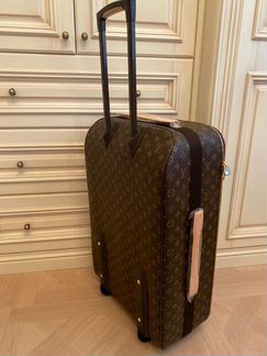 Чемодан на колесах Louis Vuitton