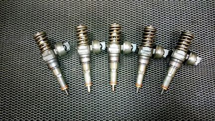 2.5TDI форсунки Volkswagen Transporter 07z130073N