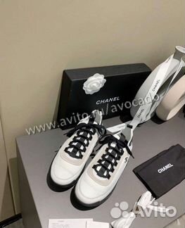 Кроссовки женские