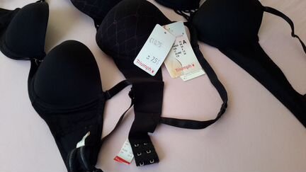 Бюстгалтер черный новый Triumph 75 A