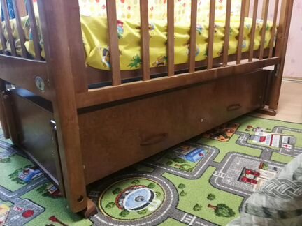 Детская кровать, детский стул, комод пеленалка