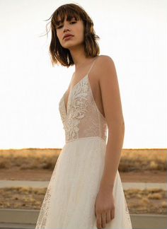 Свадебное платье в стиле бохо Flora Bridal Luna