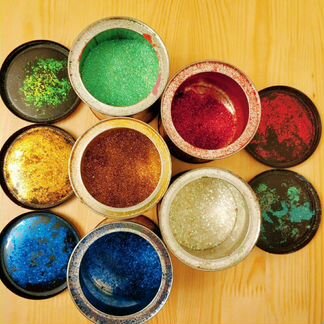 Ленты, краски, флористические принадлежности