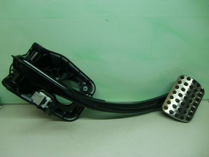 Педаль тормоза Mercedes ML/GL/GLE W166