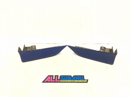 Накладка бампера, клык задняя Subaru Impreza Wrx