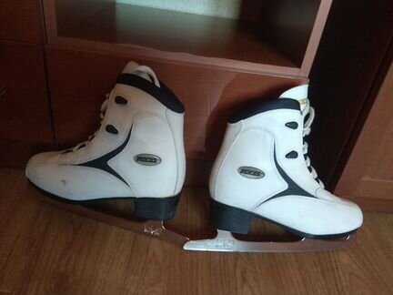 Фигурные коньки Roces