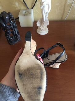 Босоножки на пробковой танкетке Zara