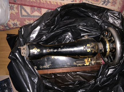 Швейная машина Singer