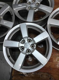 Диски бу оригинал R18 I на Mitsubishi
