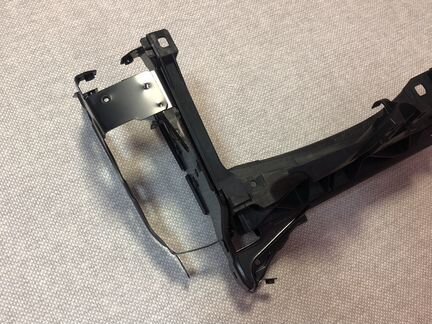 Кронштейн левой фары бмв Ф01 BMW F01