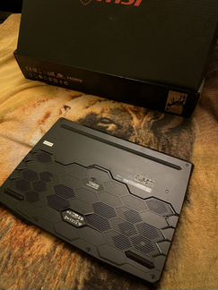 MSI GE66 RTX 2070 8GB/240 Hz дисплей